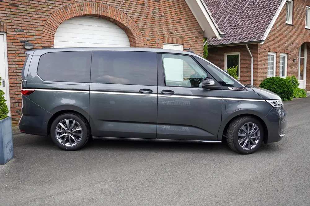 Volkswagen Multivan 1.5 e-hybrid Style L2 4-Motion LEDER - D uit 2026, foto 2