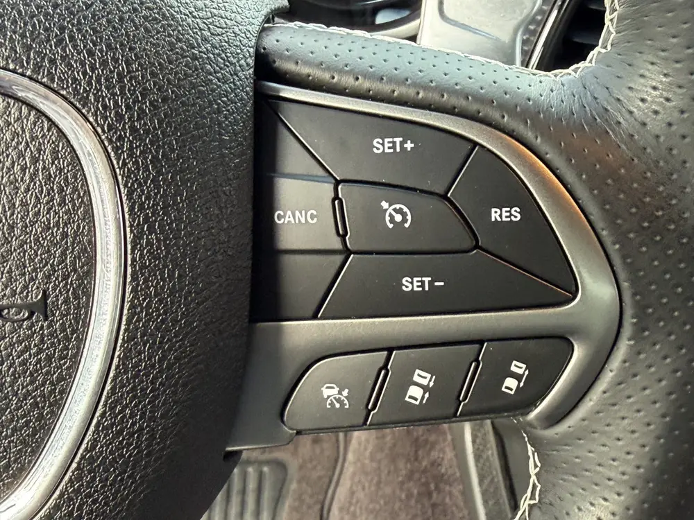 Dodge Challenger SRT Hellcat ACC-H&K-20"-Keyless-Stoelen uit 2019, foto 13