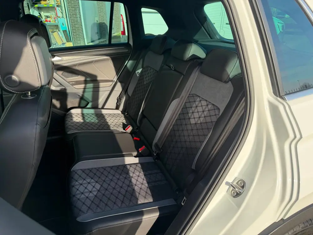 Volkswagen Tiguan 1.4 TSI eHybrid R-Line Business+ uit 2022, foto 14