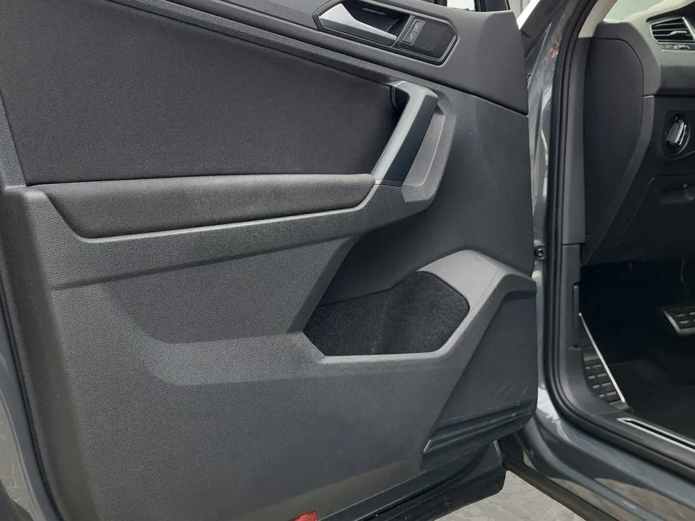 Volkswagen Tiguan 1.5 TSI Life Business uit 2022, foto 13
