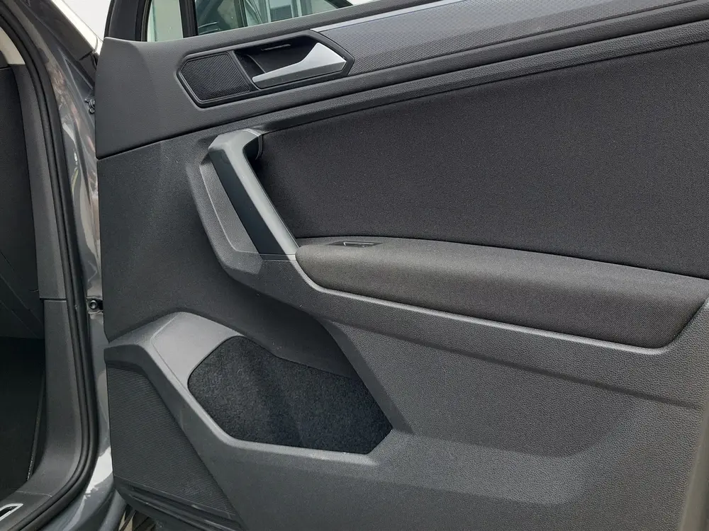 Volkswagen Tiguan 1.5 TSI Life Business uit 2022, foto 18