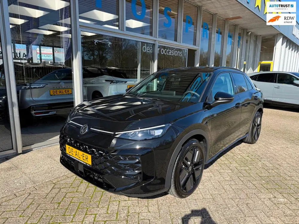 Volkswagen T-Roc 1.5 TSI MILD HYBRID R-Line 150PK / ACHTERUI uit 2026