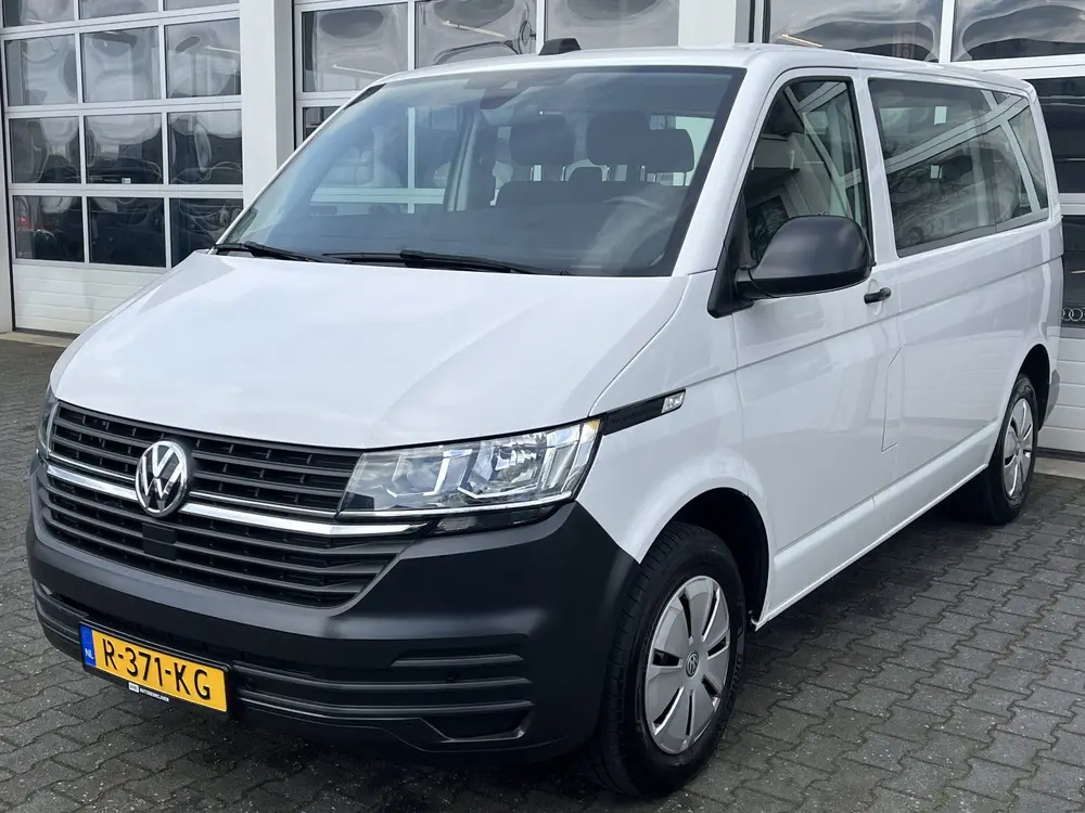 Volkswagen Transporter T6.1 Kombi 2.0 TDI L1H1-9-Persoons Ex uit 2020, foto 2