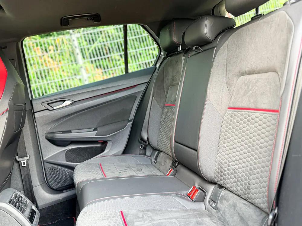 Volkswagen Golf 8 GTI Clubsport 300PK | DOWNPIPE | PANO | IQ uit 2021, foto 15