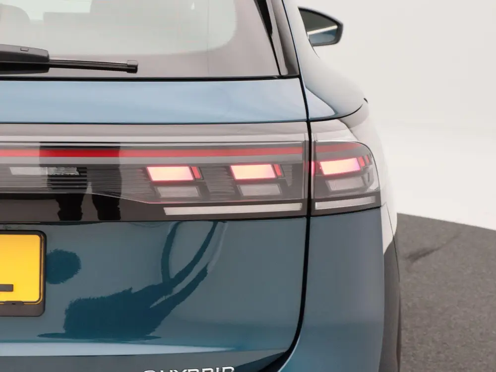Volkswagen Tiguan 1.5 eHybrid 272 Pk Automaat R-Line | Trekh uit 2024, foto 16