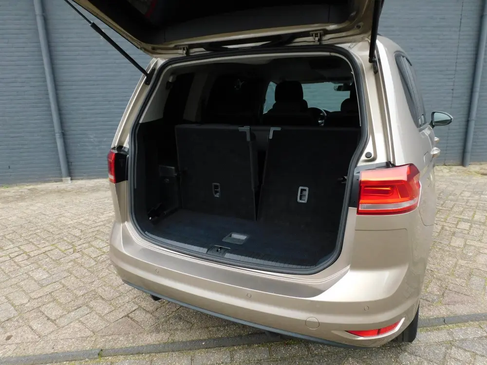 Volkswagen Touran 1.0 TSI Highline Business R 7 PERSOONS! TO uit 2019, foto 6
