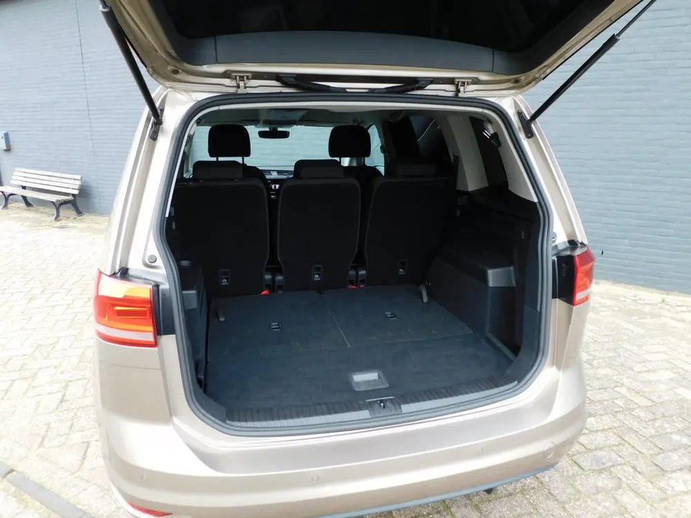 Volkswagen Touran 1.0 TSI Highline Business R 7 PERSOONS! TO uit 2019, foto 7