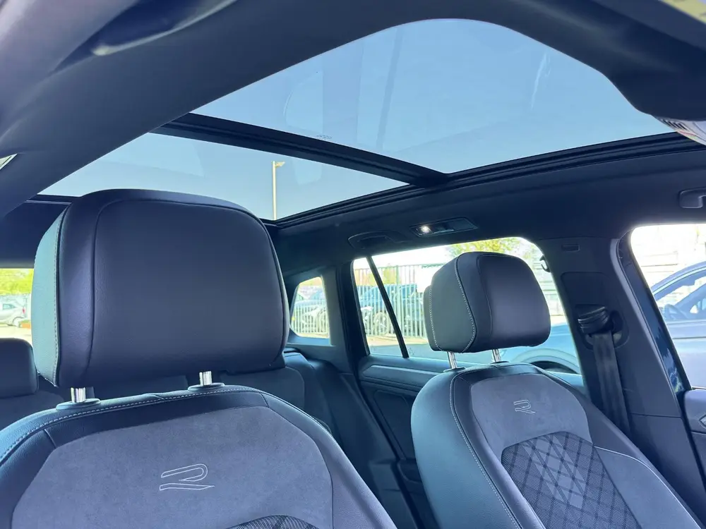 Volkswagen Tiguan 1.5 TSI R-LINE BUSINESS+ I AUTOMAAT I TREK uit 2022, foto 11