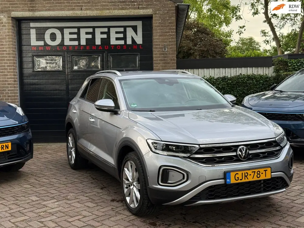 Volkswagen T-Roc 1.5 TSI Style Stuur+stoel verw, Trekhaak uit 2023