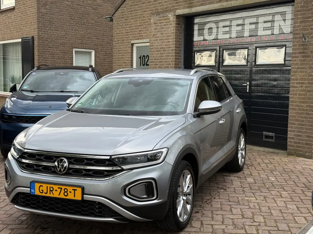 Volkswagen T-Roc 1.5 TSI Style Stuur+stoel verw, Trekhaak uit 2023, foto 2