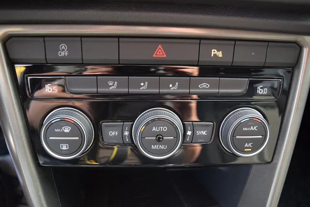 Volkswagen T-Roc 1.5 TSI Style Business van camera el achter uit 2021, foto 11