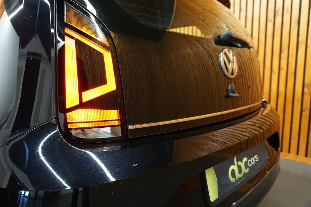 Volkswagen UP 1.0 BMT HIGH UP! uit 2020, foto 17