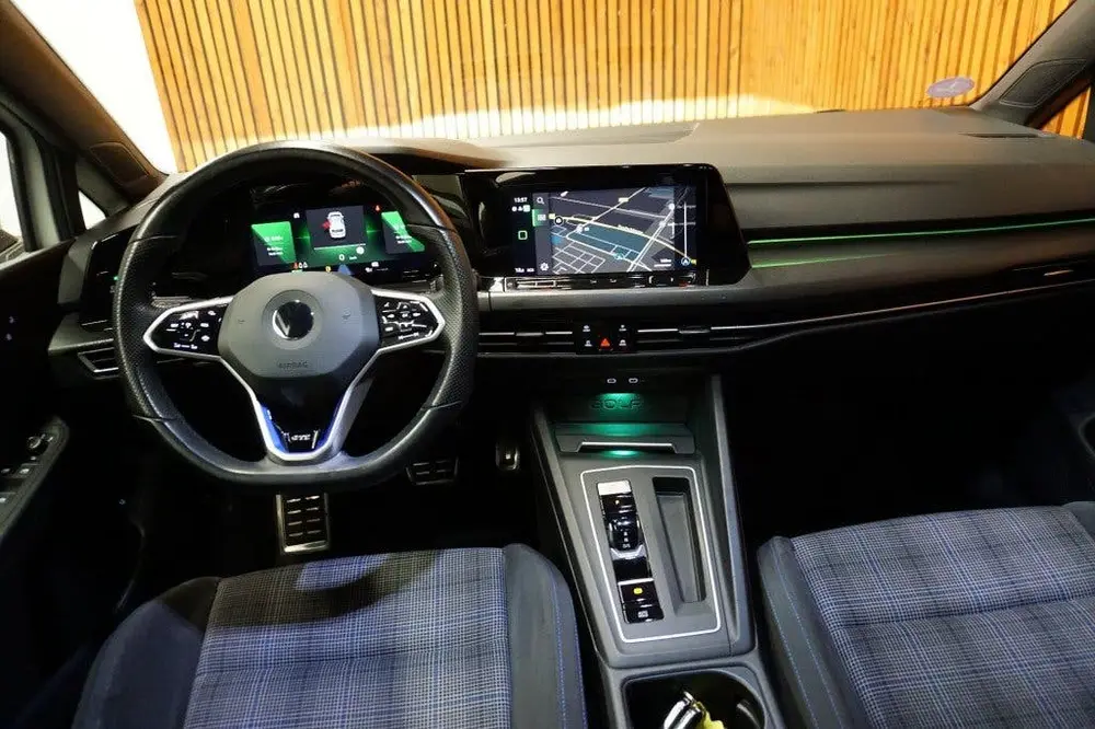 Volkswagen GOLF 1.4 EHYBRID GTE uit 2021, foto 17