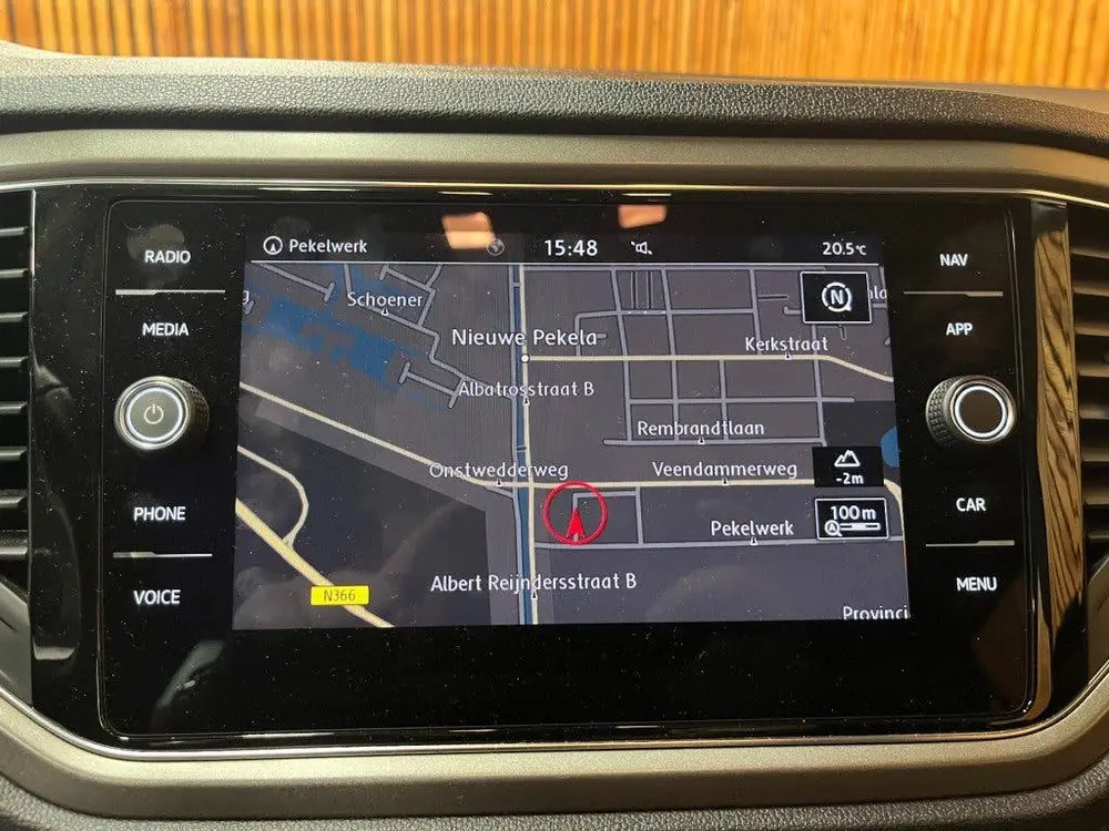 Volkswagen T-ROC 1.5 TSI 150 PK STYLE AUTOMAAT uit 2020, foto 11
