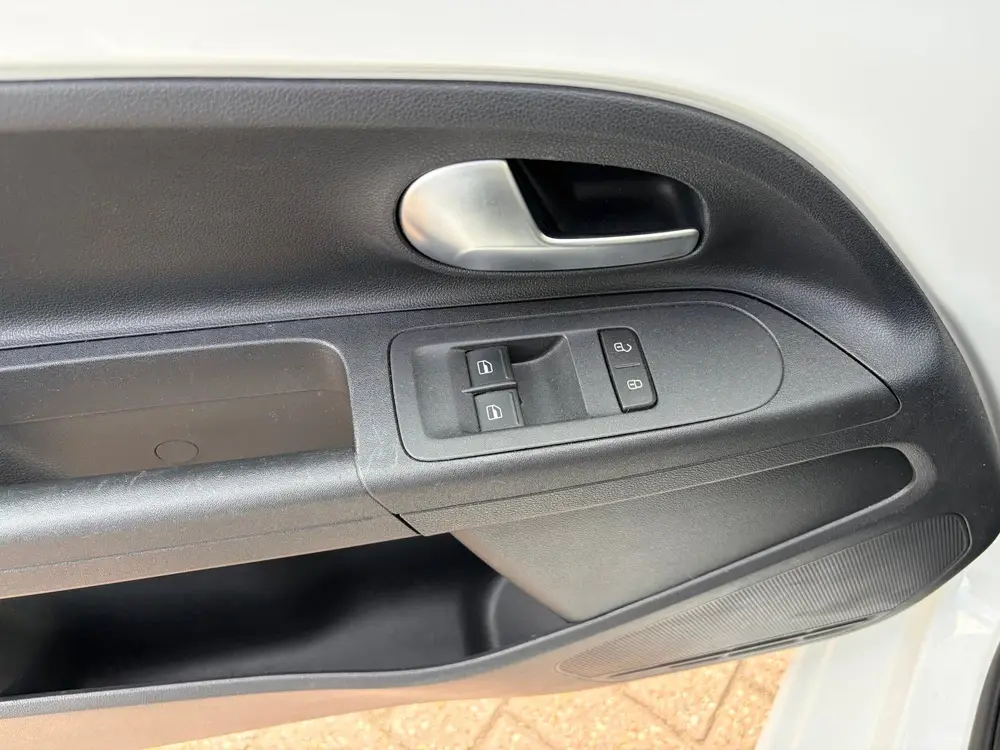 Volkswagen Up! 1.0 uit 2023, foto 13