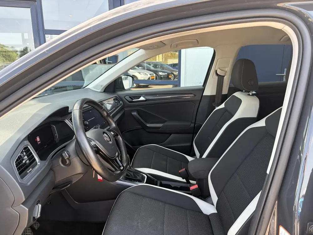 Volkswagen T-Roc 1.5 TSI Sport afneembare trekhaak uit 2019, foto 2