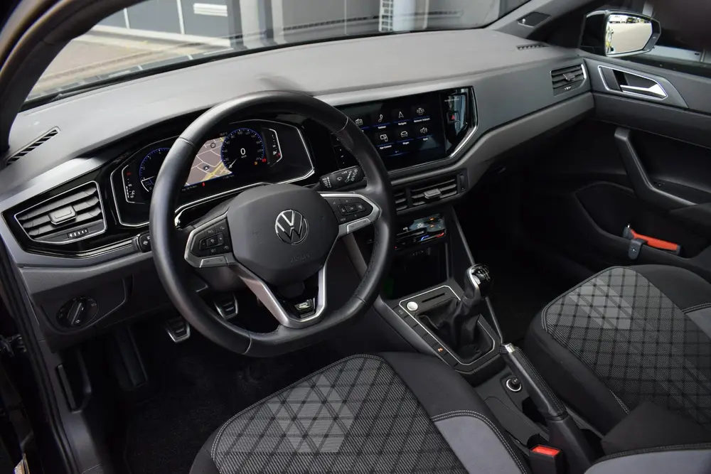 Volkswagen Polo 1.0 TSI R-Line Business | Pano | IQ | Beats uit 2023, foto 4