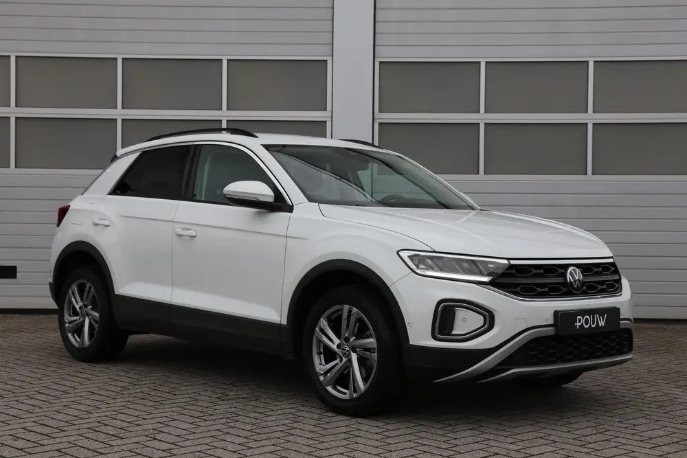 Volkswagen T-Roc 1.0 TSI 110pk Life | Achteruitrijcamera | C uit 2022, foto 10