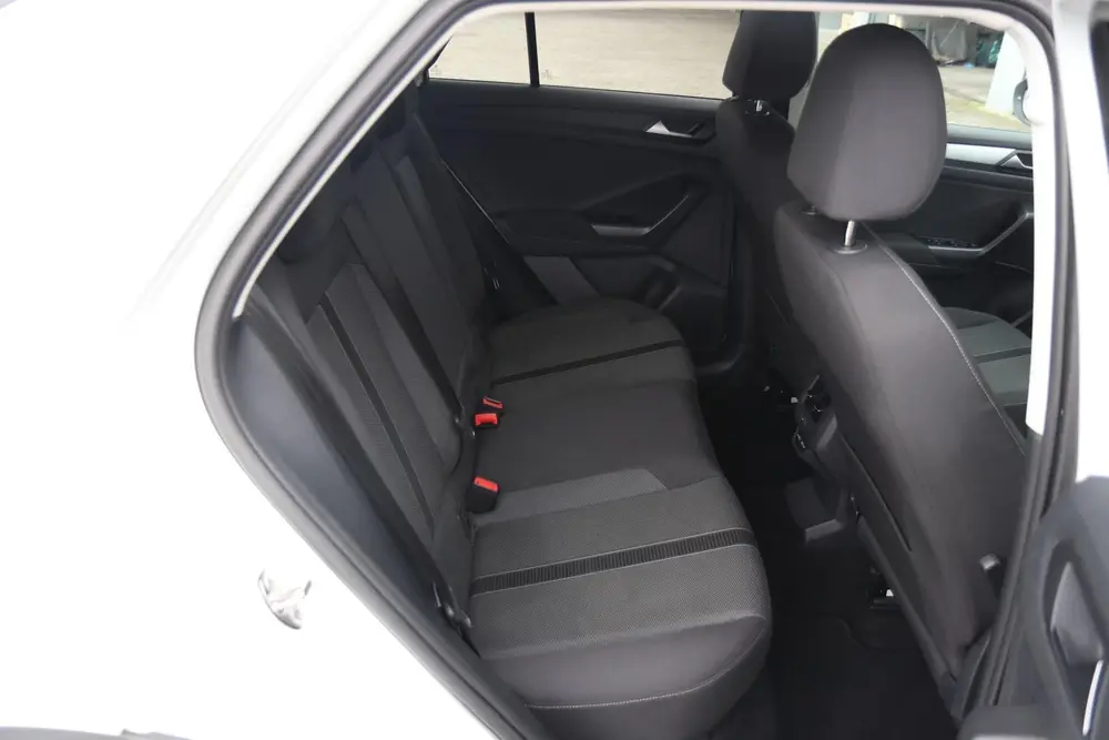 Volkswagen T-Roc 1.0 TSI 110pk Life | Achteruitrijcamera | C uit 2022, foto 17
