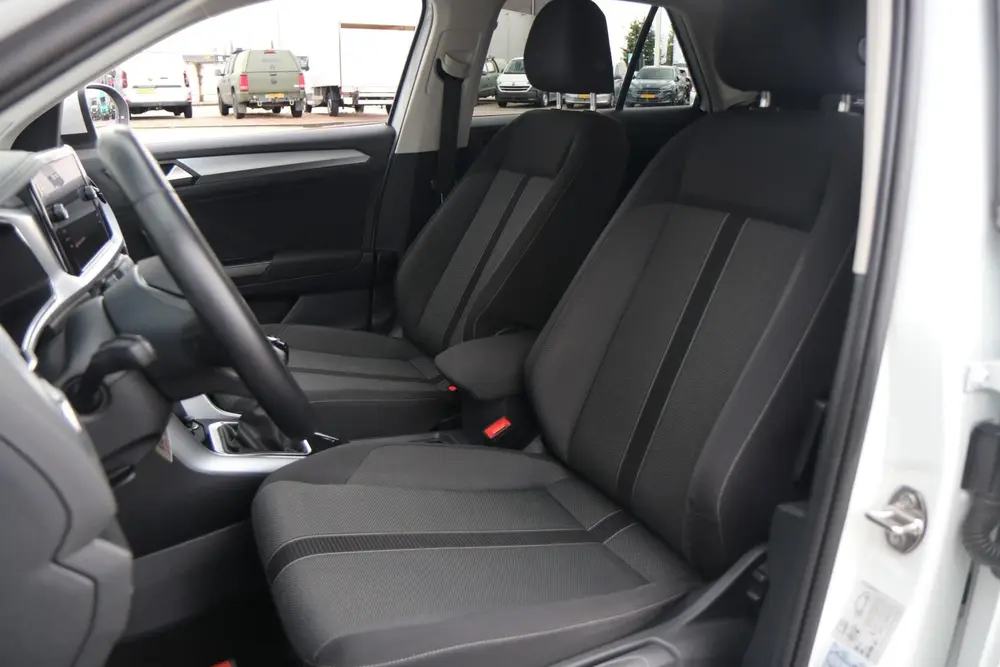 Volkswagen T-Roc 1.0 TSI 110pk Life | Achteruitrijcamera | C uit 2022, foto 4