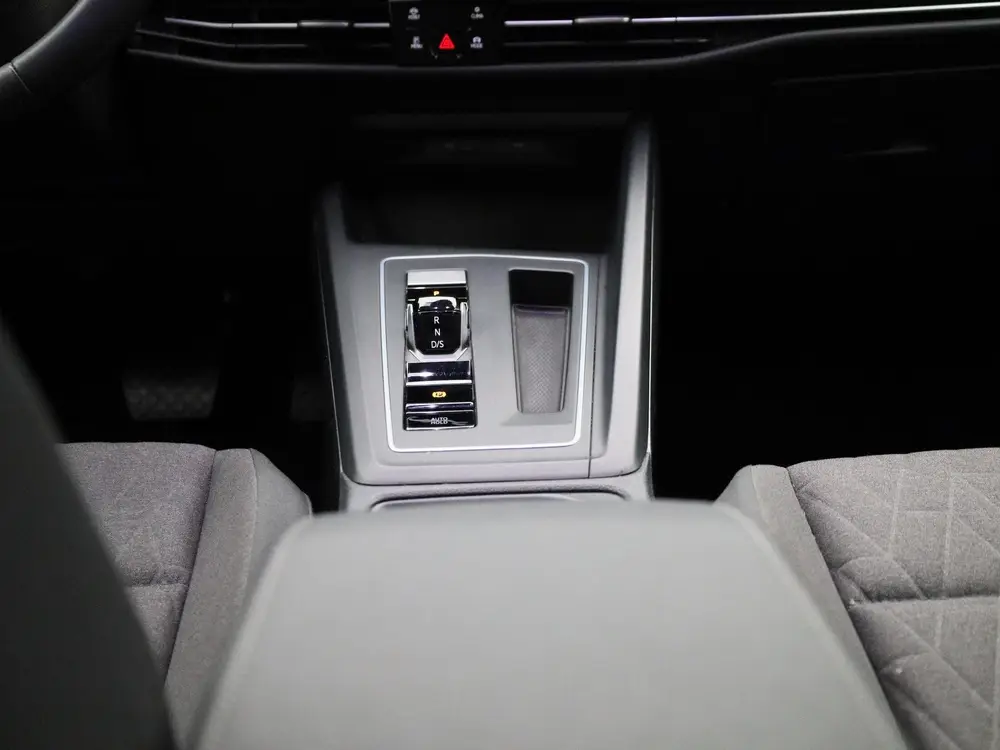 Volkswagen Golf 1.5 eHybrid Life Edition | Automaat | Naviga uit 2025, foto 10