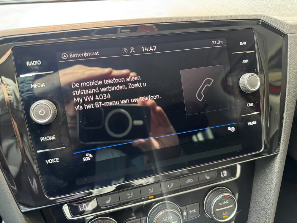 Volkswagen Passat 1.5 TSI Business ACC/CARPLAY/CAMERA uit 2020, foto 12