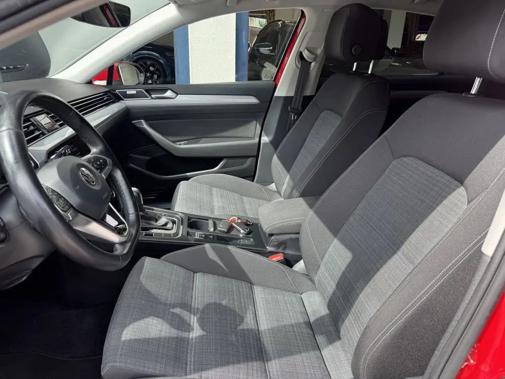 Volkswagen Passat 1.5 TSI Business ACC/CARPLAY/CAMERA uit 2020, foto 18