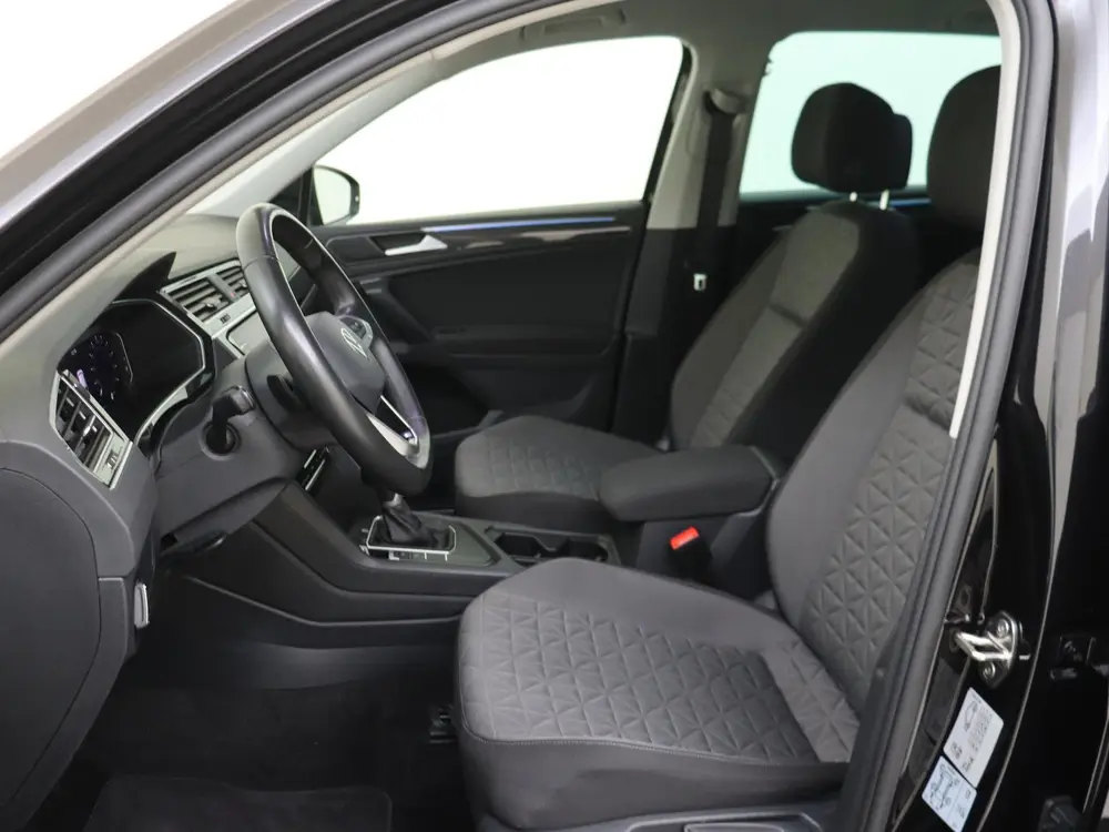 Volkswagen Tiguan 1.4 TSI eHybrid Life Navigatie | Parkeerca uit 2023, foto 11
