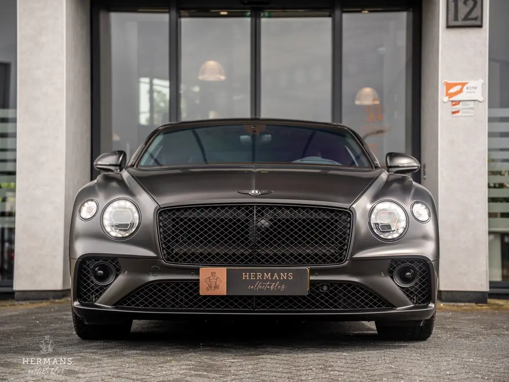 Bentley Continental 4.0 V8 / Massage / Adaptive / Perfect uit 2021, foto 3