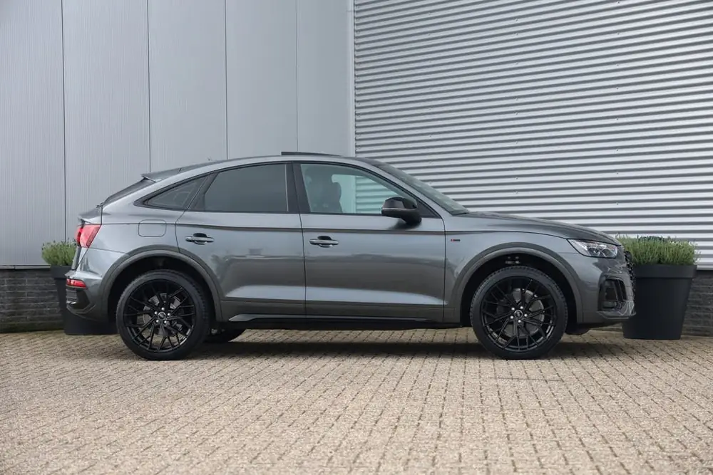 Audi Q5 Sportback 50 TFSI e Quattro S-Line Black Pano|Trekh| uit 2023, foto 2