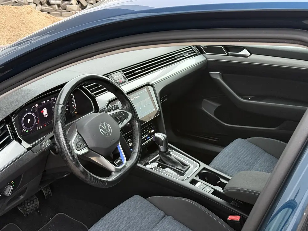 Volkswagen Passat Variant 1.4 TSI PHEV GTE Business | Trekha uit 2020, foto 2
