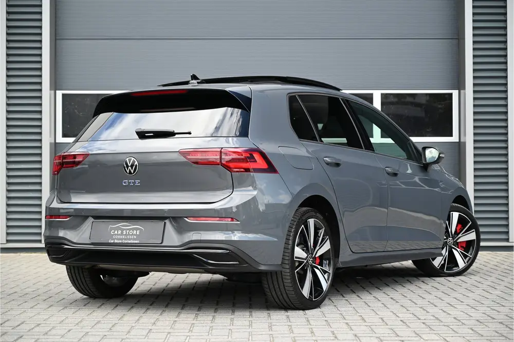 Volkswagen Golf 1.4 GTE 245 PK / PANO / IQ LIGHTS / HEAD UP uit 2021, foto 2