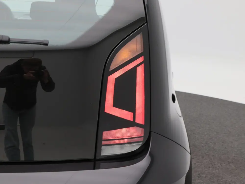 Volkswagen Up! 1.0 65 Pk | Bluetooth | DAB | Airco | Elektri uit 2023, foto 14