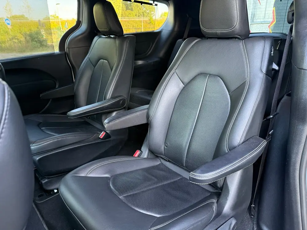 Chrysler Pacifica Pacifica S Hybrid 2020 uit 2020, foto 13
