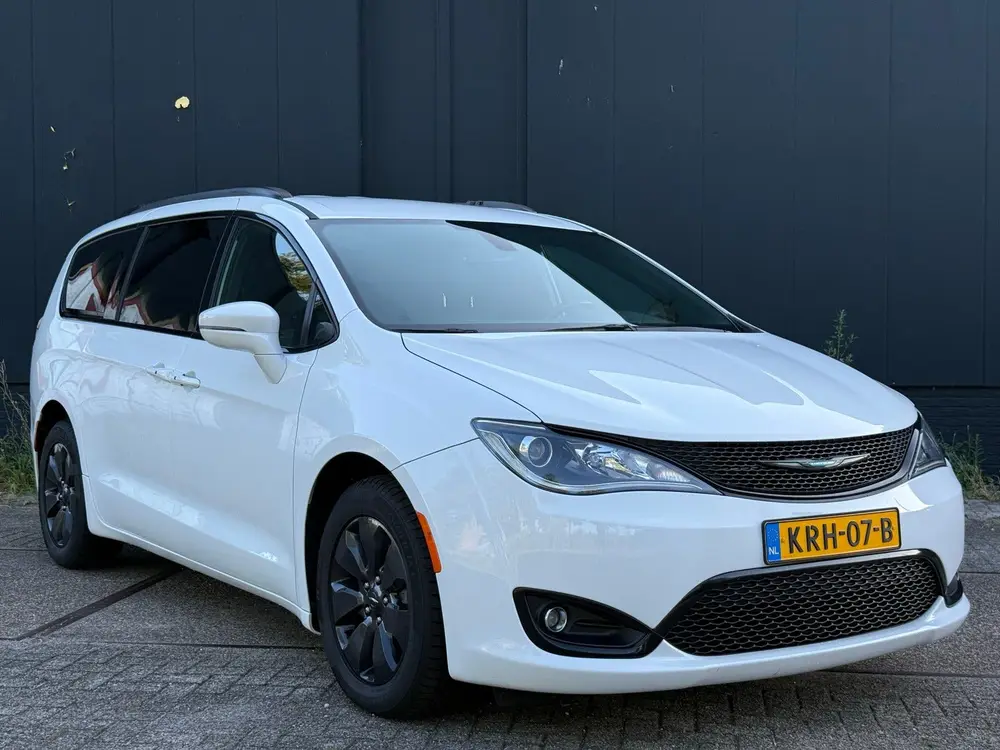 Chrysler Pacifica Pacifica S Hybrid 2020 uit 2020, foto 3