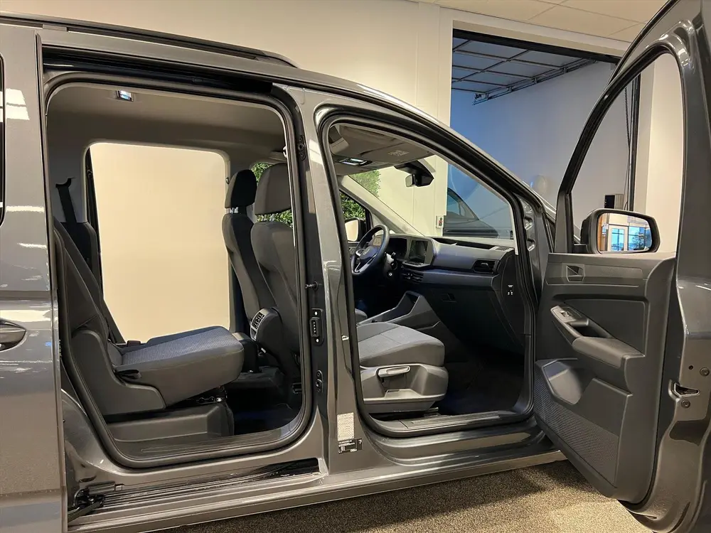 Volkswagen Caddy L1 Rolstoelauto Automaat 3+1 of 5+0 uit 2021, foto 17