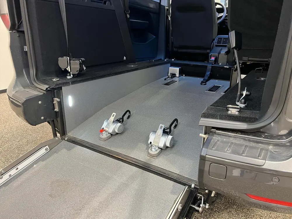 Volkswagen Caddy L1 Rolstoelauto Automaat 3+1 of 5+0 uit 2021, foto 4