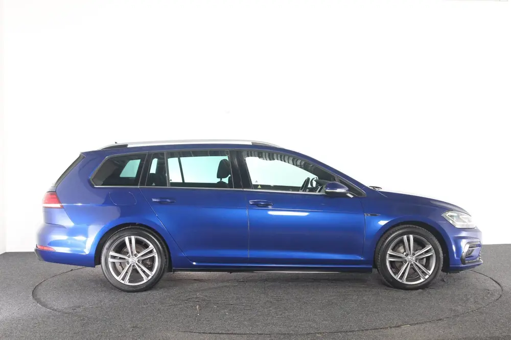 Volkswagen Golf Variant 1.5 TSI R-line | R-line interieur en uit 2019, foto 3