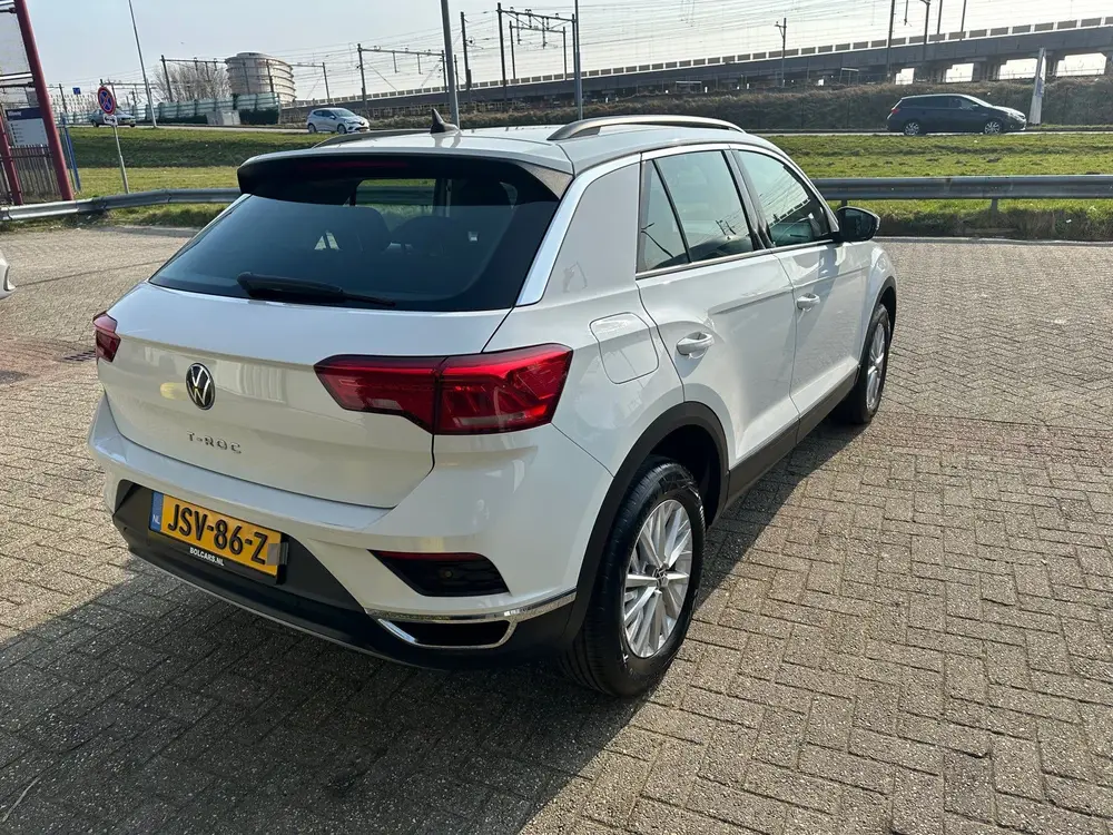 Volkswagen T-ROC 1.5 TSI Sport uit 2020, foto 2