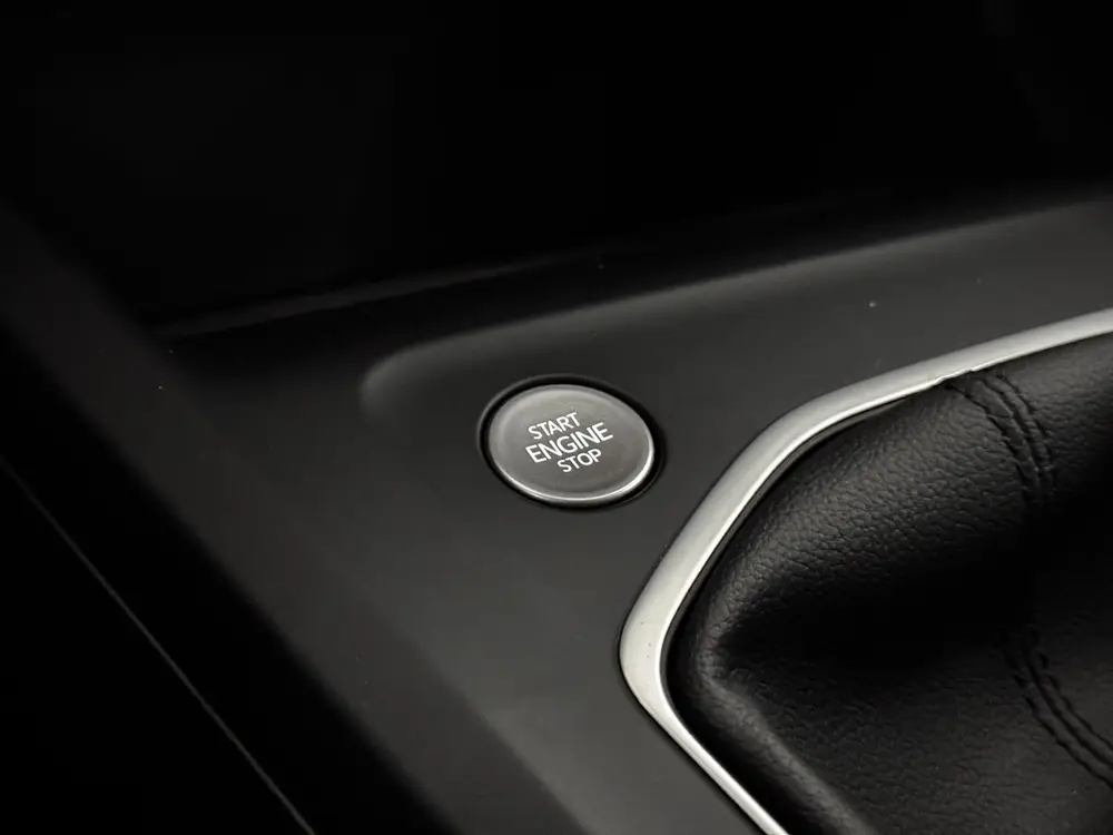 Volkswagen Golf 1.5 TSI Life Edition Clima, Apple carplay, P uit 2025, foto 15