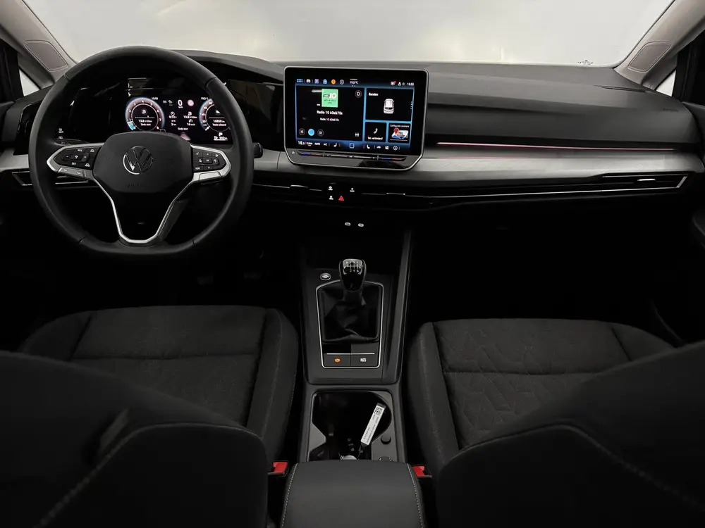 Volkswagen Golf 1.5 TSI Life Edition Clima, Apple carplay, P uit 2025, foto 3