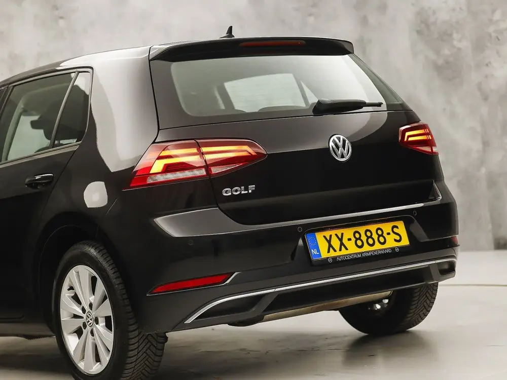 Volkswagen Golf 1.0 TSI Sportline (APPLE CARPLAY, NAP, GROOT uit 2019, foto 16