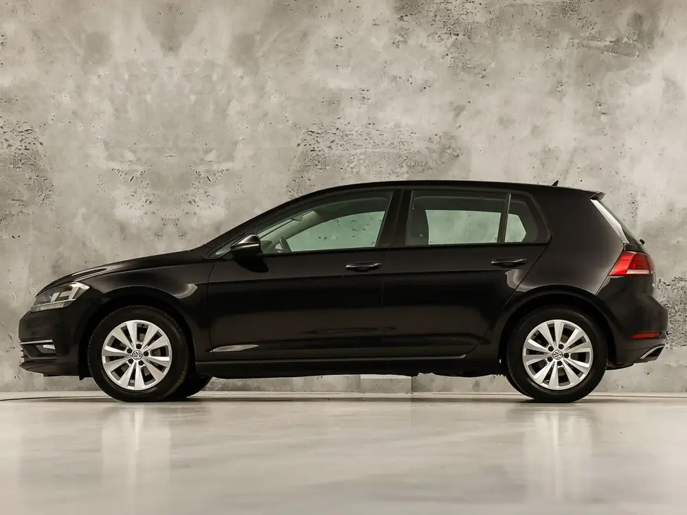 Volkswagen Golf 1.0 TSI Sportline (APPLE CARPLAY, NAP, GROOT uit 2019, foto 2