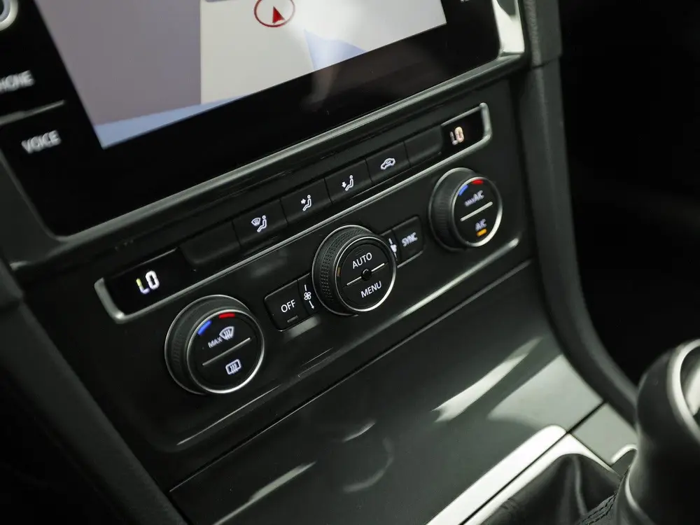 Volkswagen Golf 1.0 TSI Sportline (APPLE CARPLAY, NAP, GROOT uit 2019, foto 9