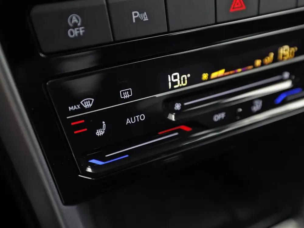 Volkswagen T-Cross 1.0 TSI Life Sport (APPLE CARPLAY, GROOT uit 2022, foto 9