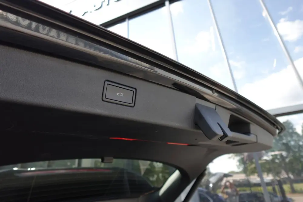 Volkswagen Tiguan 1.5 eTSI R-Line Business PANO KEYLESS H&K uit 2024, foto 14