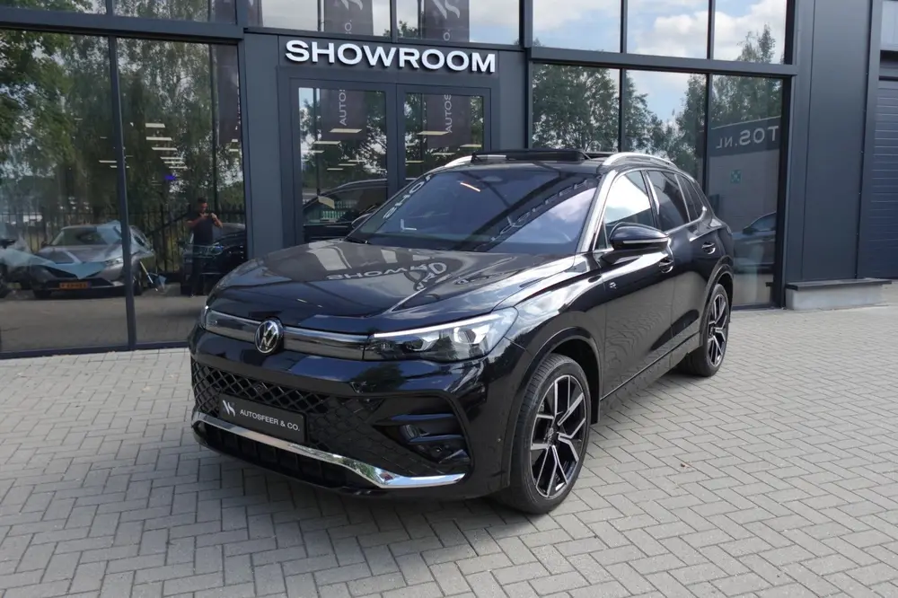 Volkswagen Tiguan 1.5 eTSI R-Line Business PANO KEYLESS H&K uit 2024, foto 6