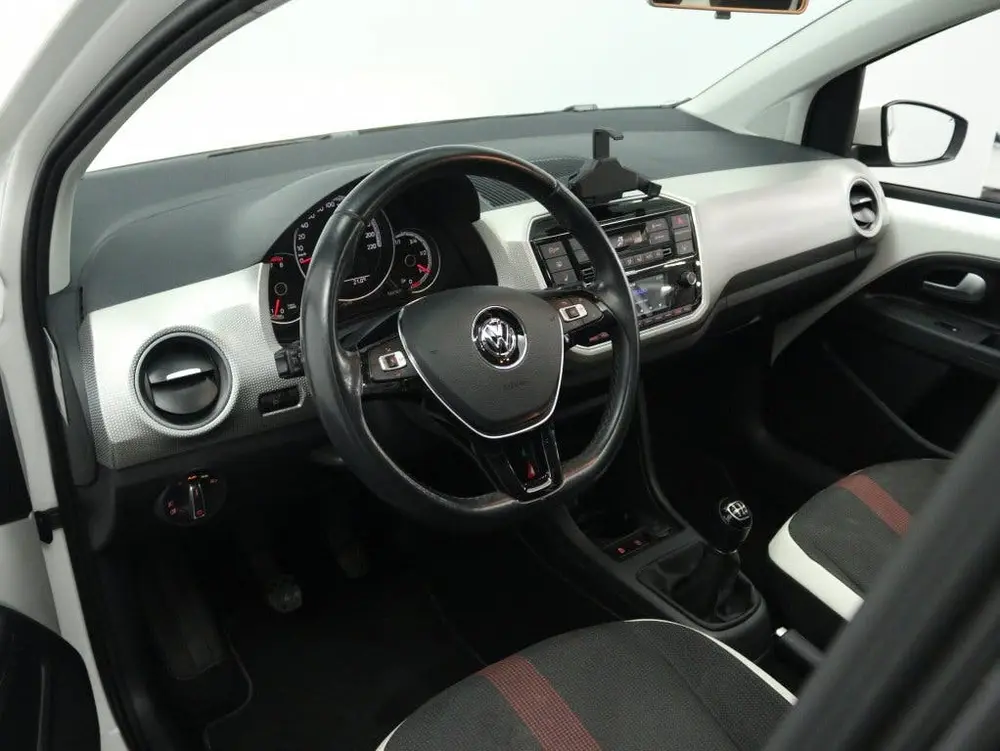 Volkswagen Up! 1.0 BMT high-up! | Panoramadak | Stoelverwarm uit 2019, foto 12