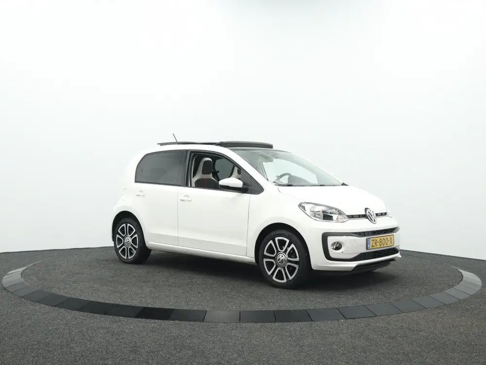Volkswagen Up! 1.0 BMT high-up! | Panoramadak | Stoelverwarm uit 2019, foto 16