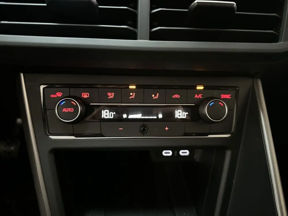 Volkswagen Polo 1.0 TSI R-Line Edition Parkeersensoren Navig uit 2021, foto 9